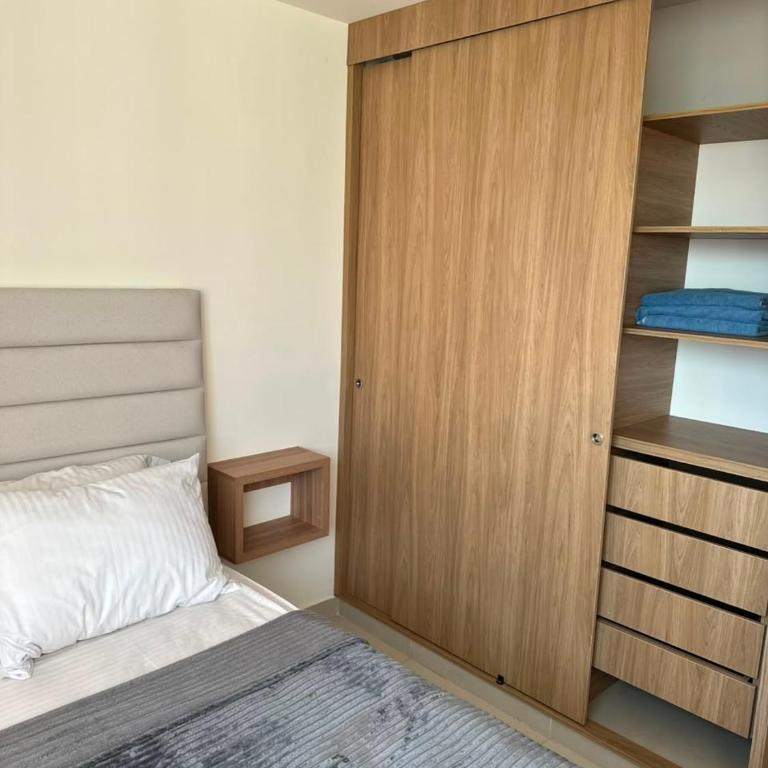 CONSTRUESCALA PM - Torre 811 - Three-Bedroom Deluxe Apartment - 20