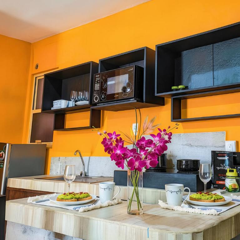 Boutique 1BR 2BR Suites Sleeps 2-8, Morning Markets, Beach & Cenote 10 Min, Kitchen Fast WiFi AC - Apartment mit 1 Schlafzimmer und Balkon - 3