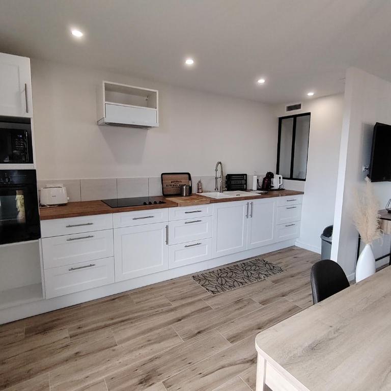 Spacieux logement 1 chambre et terrasse - Appartement - 11