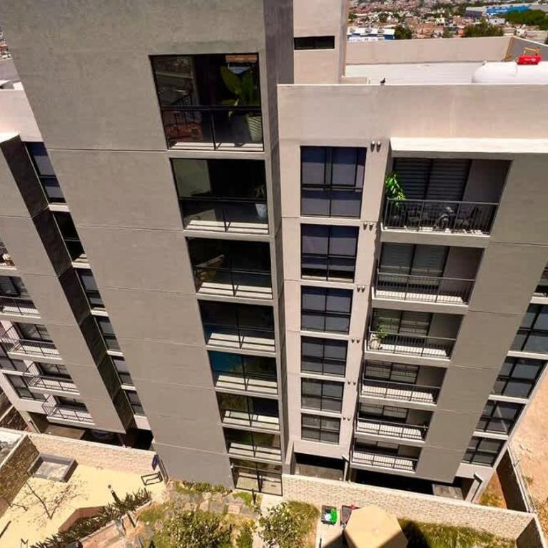 Modern Apartment with Pool Pet Friendly - Apartment - 83