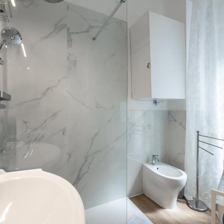 Via Pavia Location and comfort 3 bedrooms - Appartamento - 22