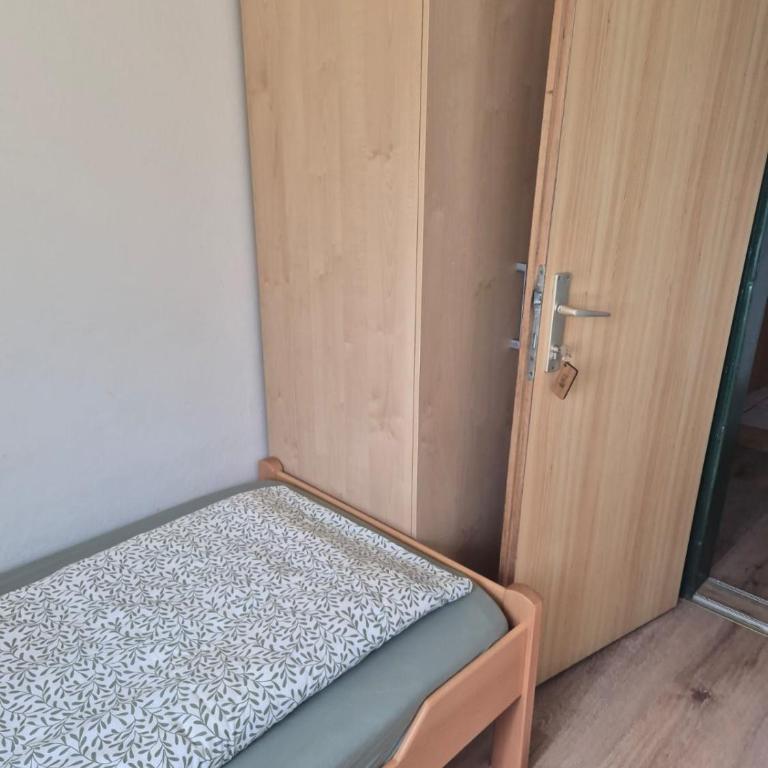 Tauplitzhaus der Naturfreunde - Naturfreundehaus auf der Tauplitzalm - Schutzhütte - Petite Chambre Lits Jumeaux - 3