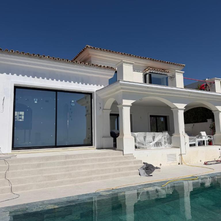 Villa de Charme vue spectaculaire mer, 8 personnes a Manilva,piscine chauffée - Villa - 1
