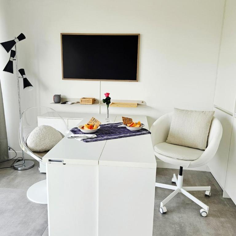 Marina Mandelieu - Stylish French Riviera Retreat - Studio - 35