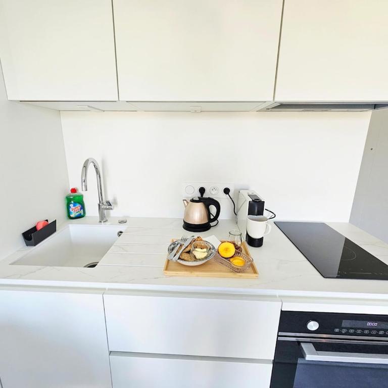 Marina Mandelieu - Stylish French Riviera Retreat - Studio - 49