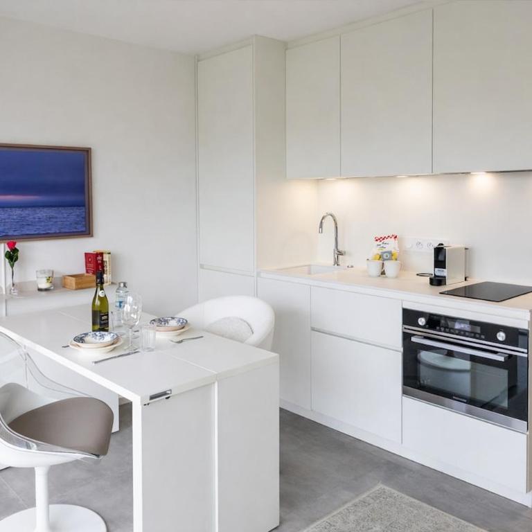 Marina Mandelieu - Stylish French Riviera Retreat - Studio - 50