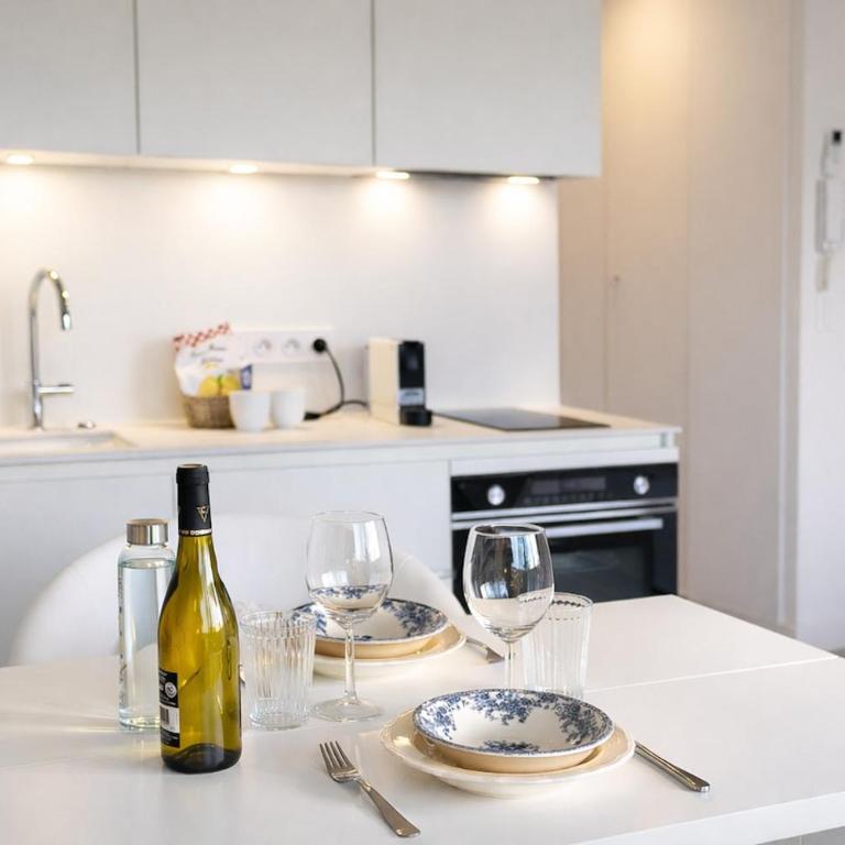 Marina Mandelieu - Stylish French Riviera Retreat - Studio - 58