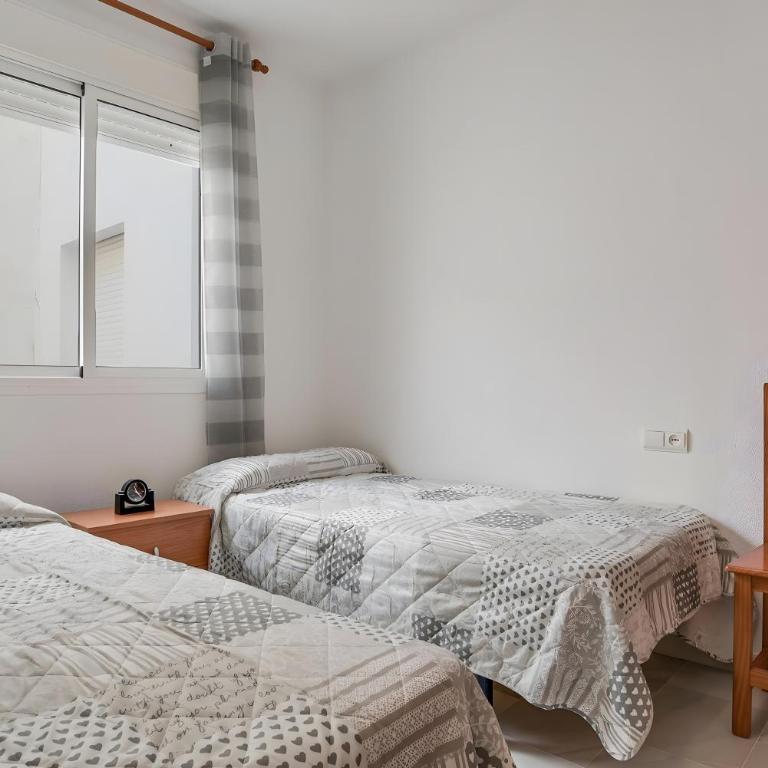 Apartamento Tomy - sólo familias - Two-Bedroom Deluxe Apartment with Ocean View - 15