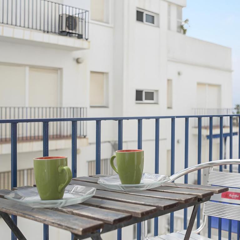 Apartamento Tomy - sólo familias - Two-Bedroom Deluxe Apartment with Ocean View - 2
