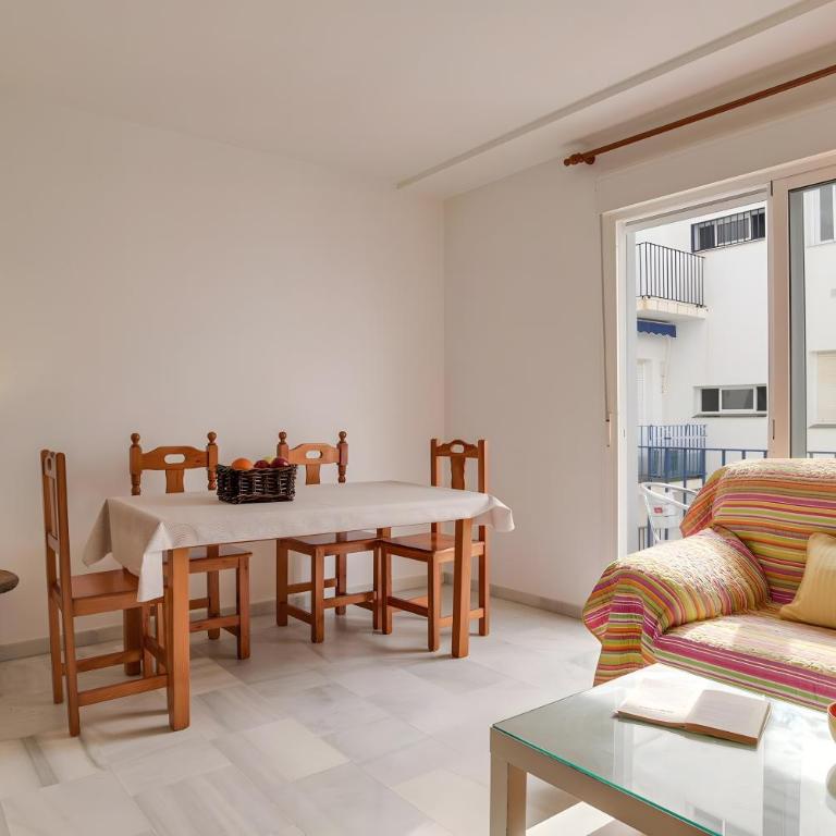 Apartamento Tomy - sólo familias - Two-Bedroom Deluxe Apartment with Ocean View - 6