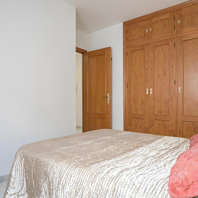 Apartamento Tomy - sólo familias - Two-Bedroom Deluxe Apartment with Ocean View - 14