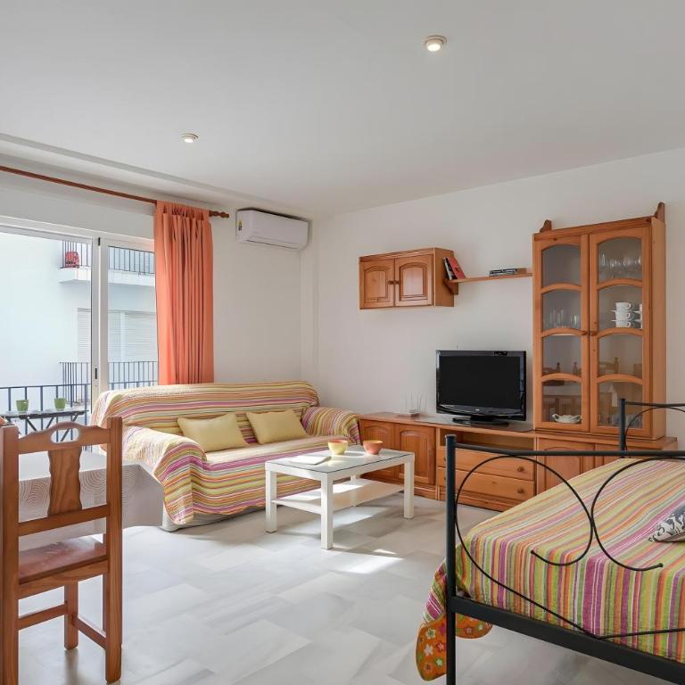 Apartamento Tomy - sólo familias - Two-Bedroom Deluxe Apartment with Ocean View - 4