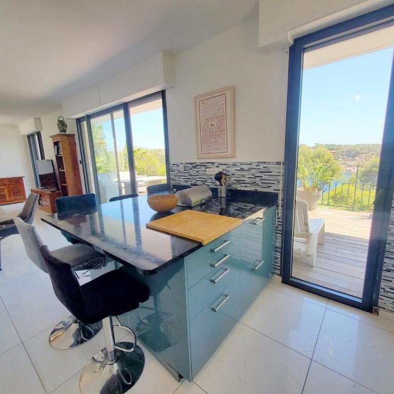 Haut de villa à 150 m de la plage - Villa 2 Chambres - 14