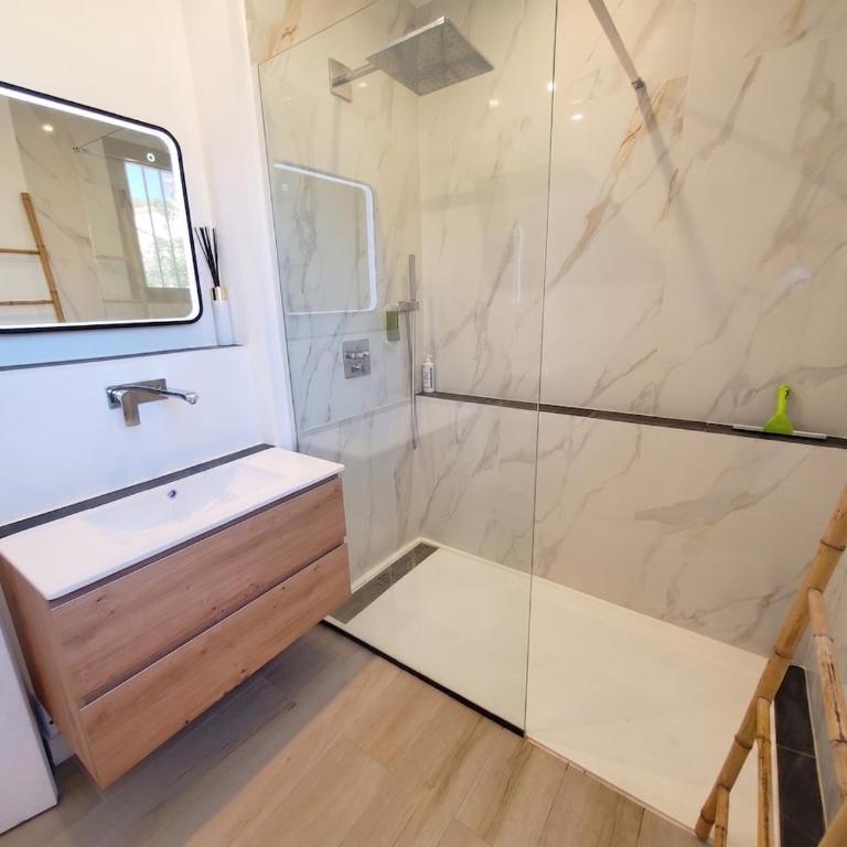 Haut de villa à 150 m de la plage - Villa 2 Chambres - 19