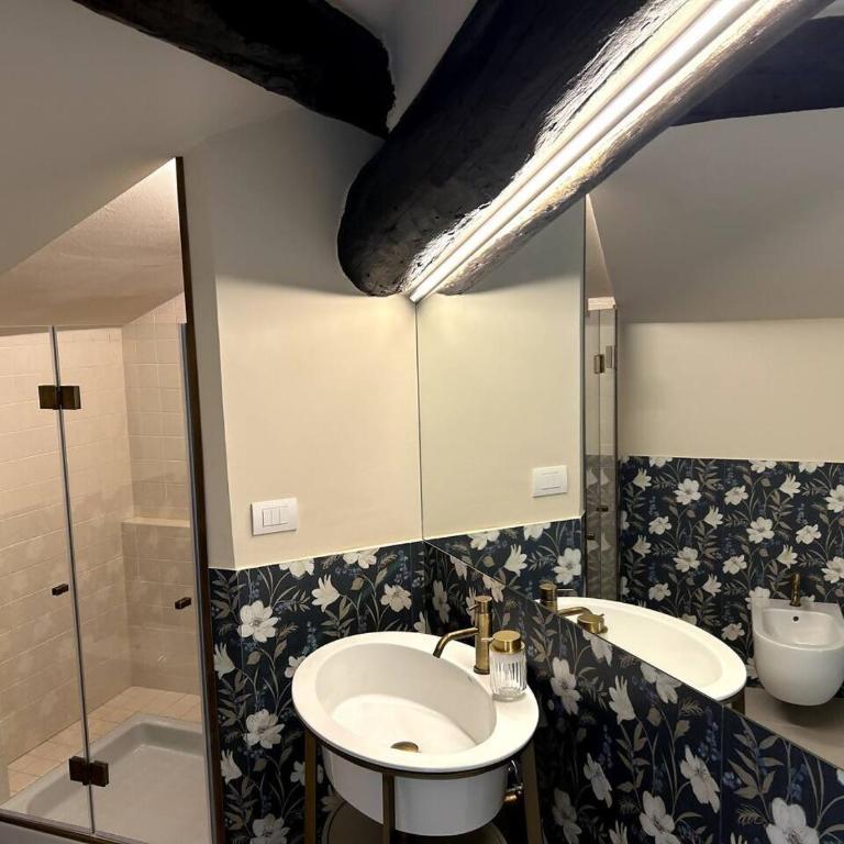 Foresteria Ca' D'Adda - Double Room with Private External Bathroom - 10