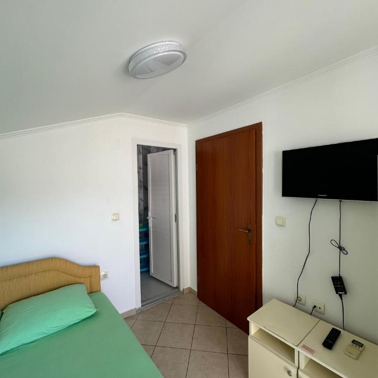 Guest House Mitrovic - Chambre Double avec Terrasse - 8