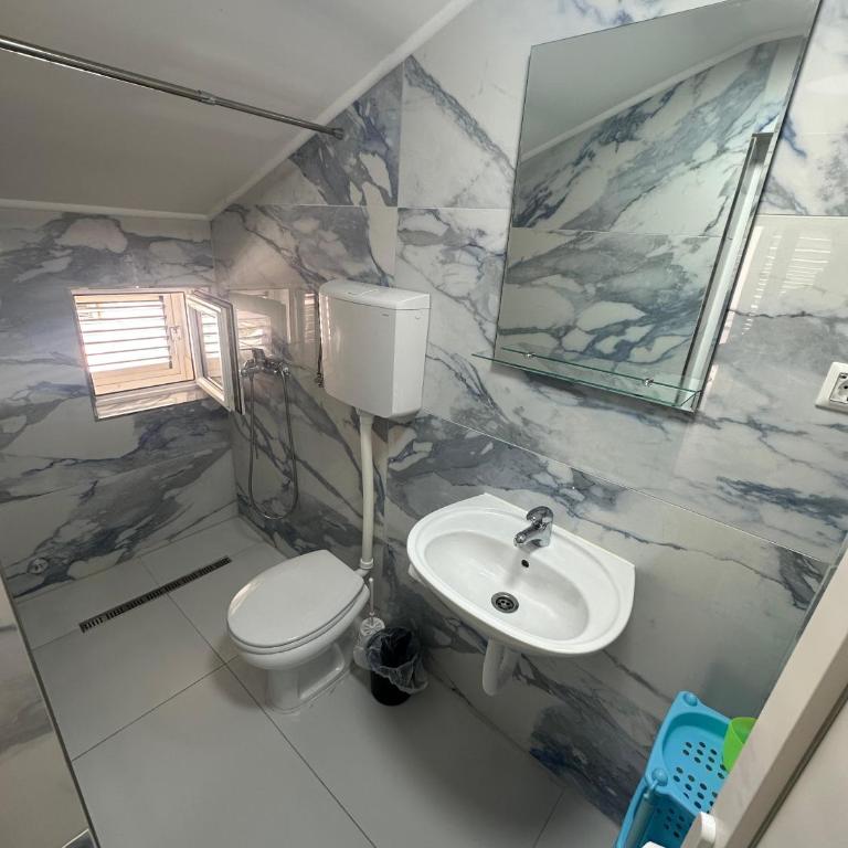 Guest House Mitrovic - Chambre Double avec Terrasse - 11