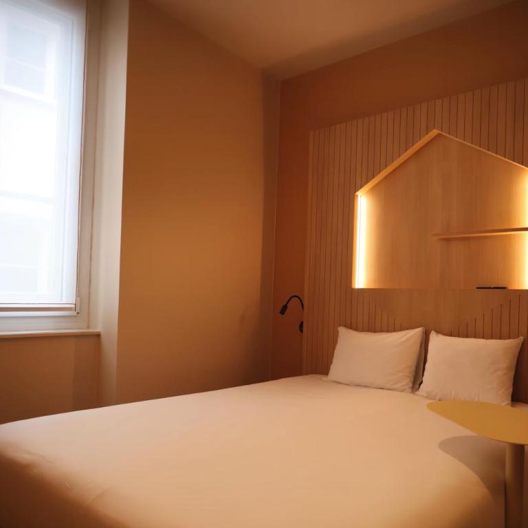 Best Western Lyon Saint-Antoine - Chambre Lit Queen-Size Confort - Non-Fumeurs - 1