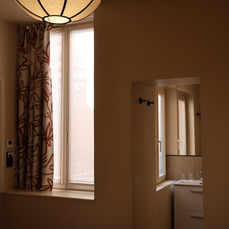 Best Western Lyon Saint-Antoine - Petite Chambre Double - 2