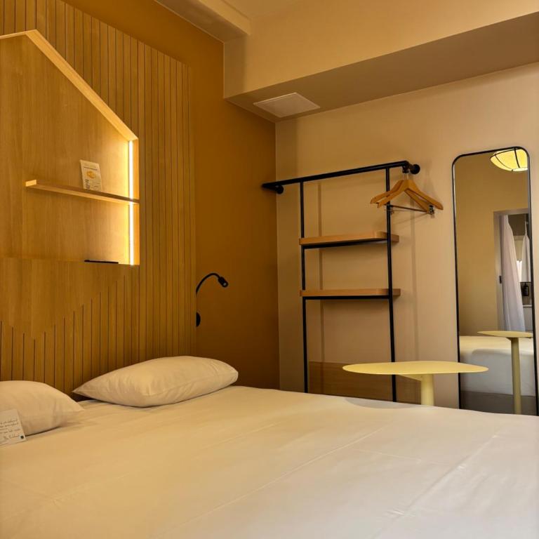 Best Western Lyon Saint-Antoine - Petite Chambre Double - 4