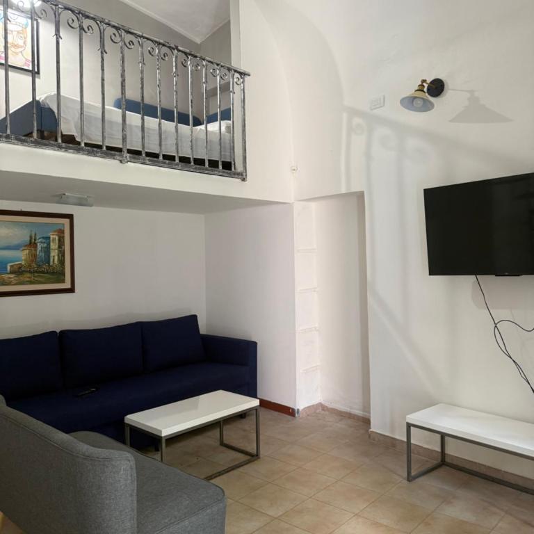 Lava House 9 - One-Bedroom Apartment - 14