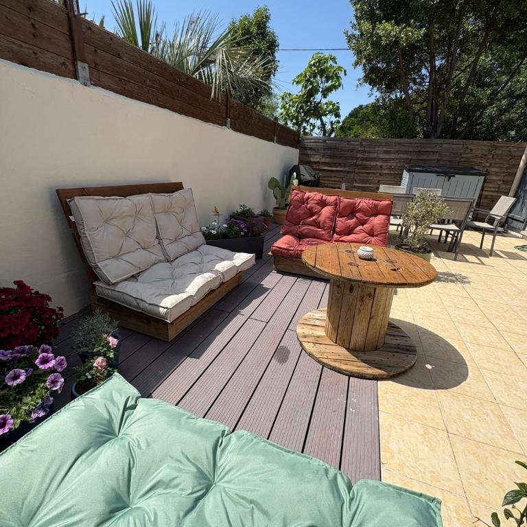 Charmante maison terrasse ensoleillée 3 Chambres - Maison de Vacances - 1