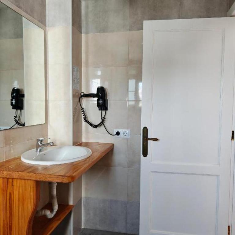 Apartamentos San Marcial - Apartamento de 1 dormitorio con vistas a la piscina - 3