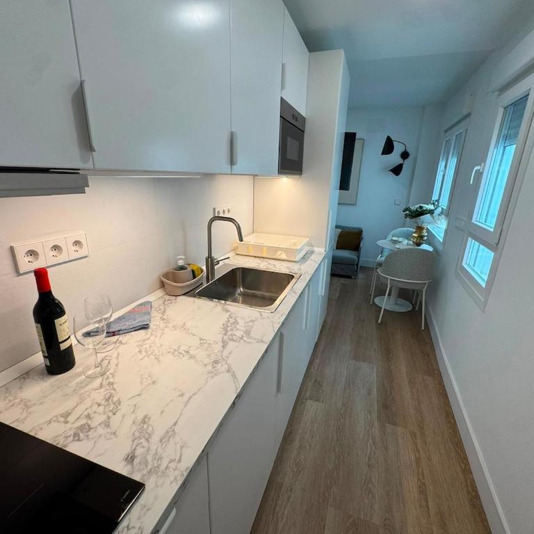 Functional Studio Flat for Short Breaks in Málaga - Apartment - 1