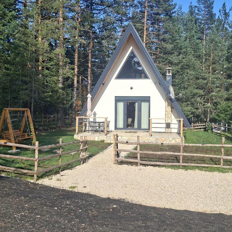 Pine Forest Chalet - Two-Bedroom House - 2