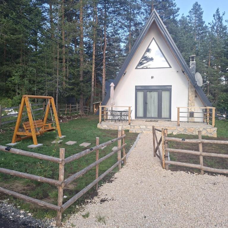 Pine Forest Chalet - Two-Bedroom House - 3