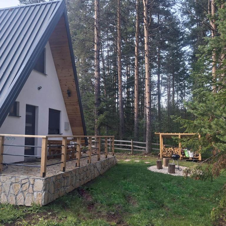 Pine Forest Chalet - Two-Bedroom House - 6
