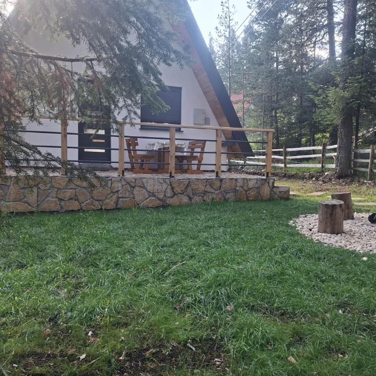Pine Forest Chalet - Two-Bedroom House - 10