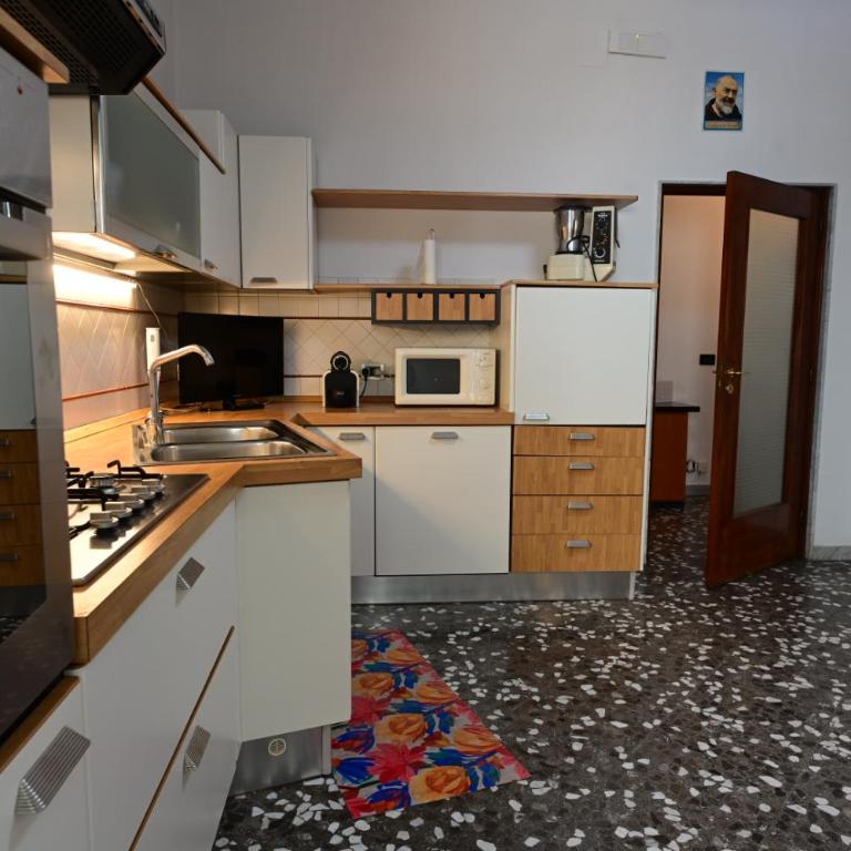 Nonna Rosaria City Home - Appartamento con 2 Camere da Letto - 4