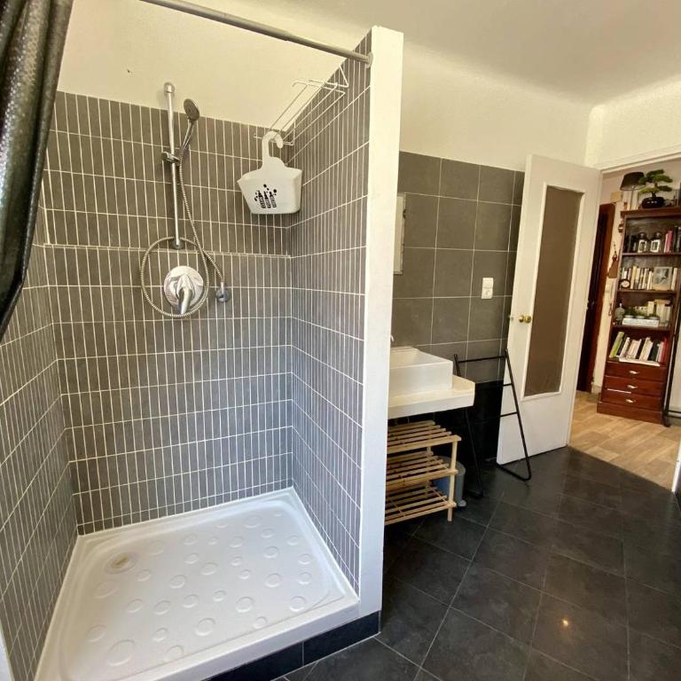 A Cannes - Centre ville - 2 Pièces au calme - Appartement 1 Chambre - 4