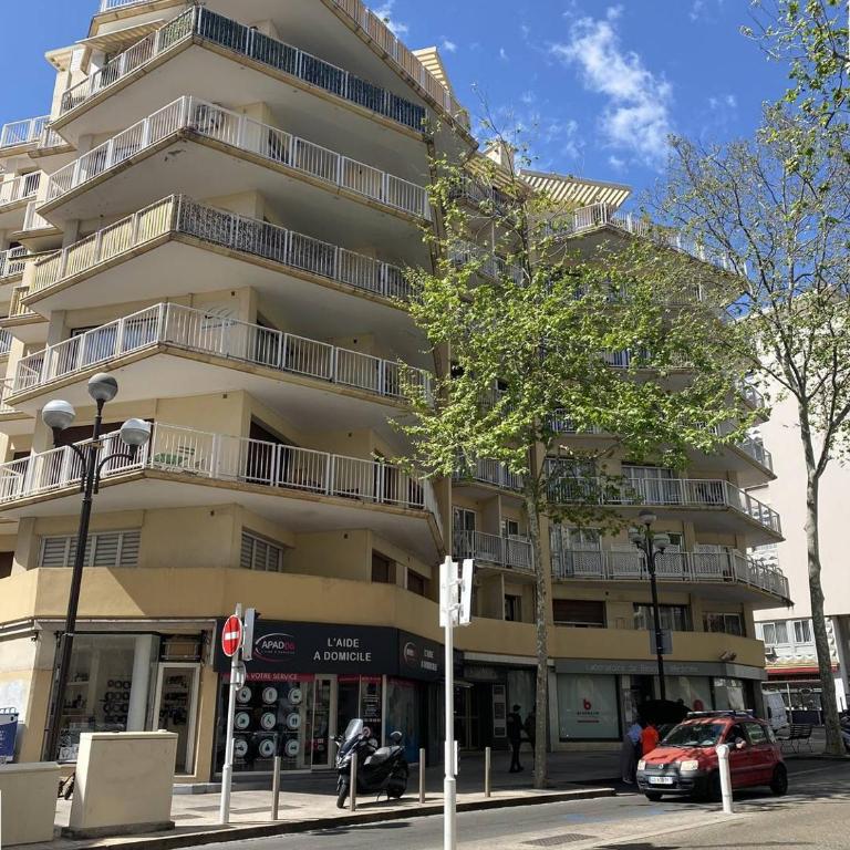 A Cannes - Centre ville - 2 Pièces au calme - Appartement 1 Chambre - 11