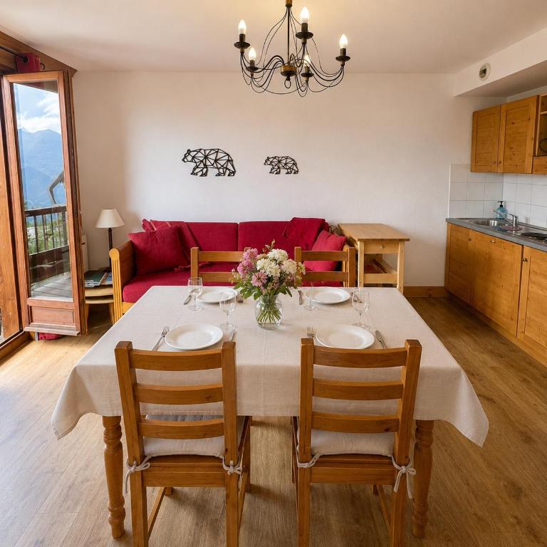 Appartement - Terrasse - Vue Aiguilles d'Arves - Two-Bedroom Apartment - 10