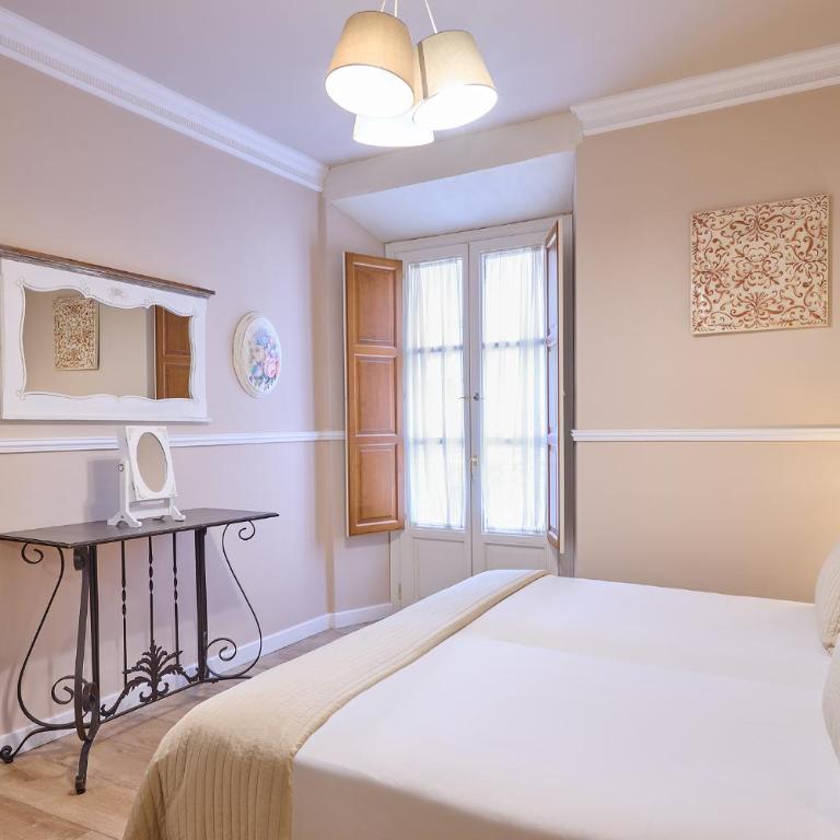 Boutique Hotel Luna Granada Centro - Studio at "Luna Suites Palacio Almagra Apartments* - 1