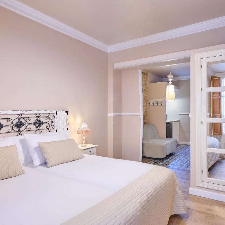 Boutique Hotel Luna Granada Centro - Studio at "Luna Suites Palacio Almagra Apartments* - 2