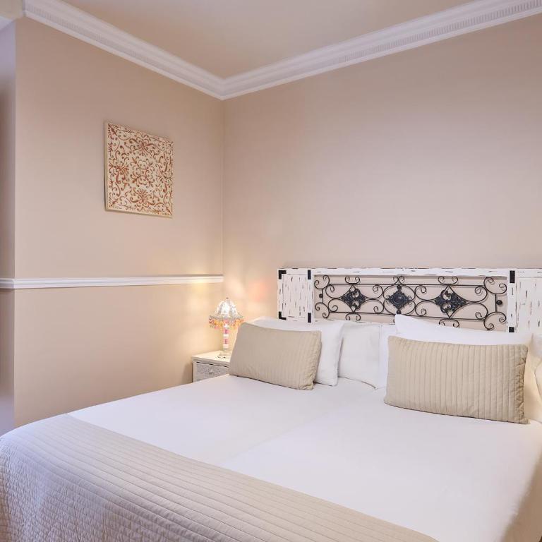 Boutique Hotel Luna Granada Centro - Studio at "Luna Suites Palacio Almagra Apartments* - 3