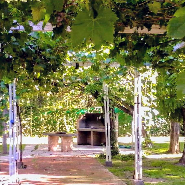 Casa quinta con gran parque y piscina en zona privilegiada -"De Barro y Caña" - Casa de 2 dormitorios - 21