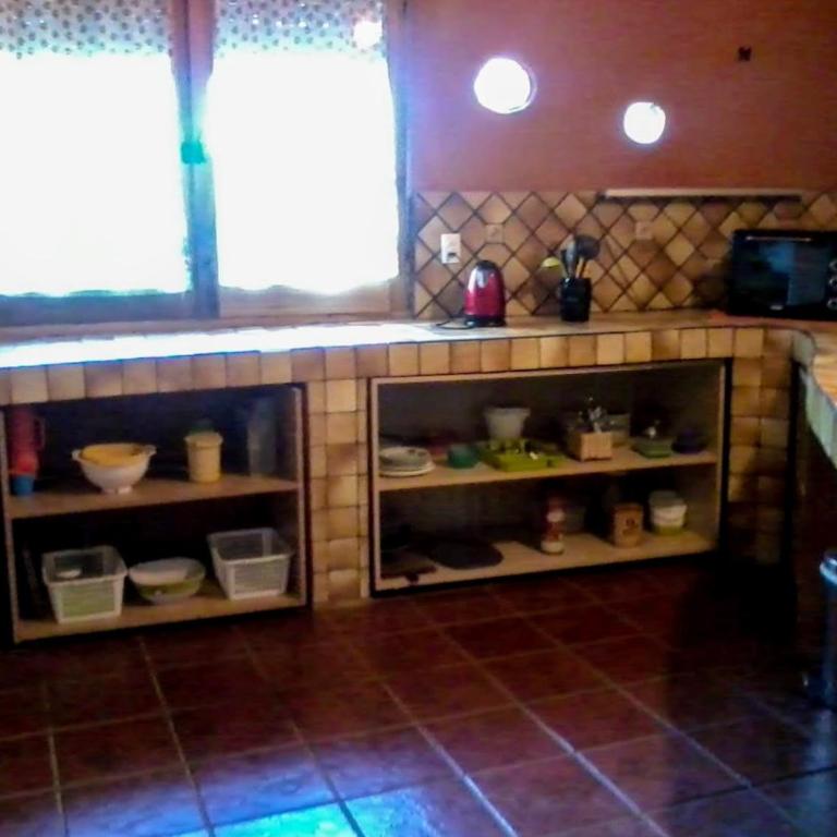 Casa quinta con gran parque y piscina en zona privilegiada -"De Barro y Caña" - Casa de 2 dormitorios - 11