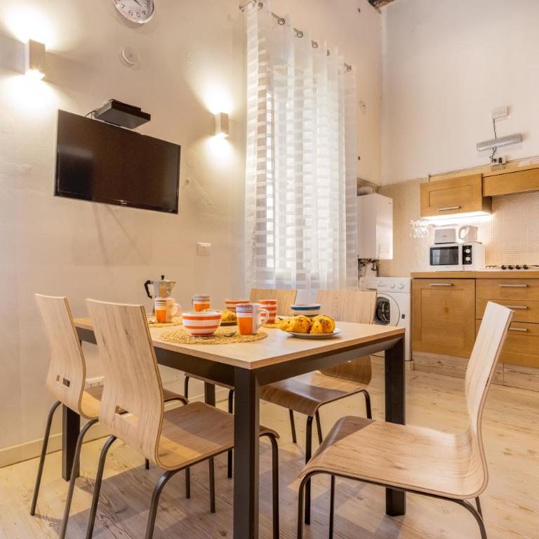 Little Gem - Studio Apartment with One Double Bed - 6