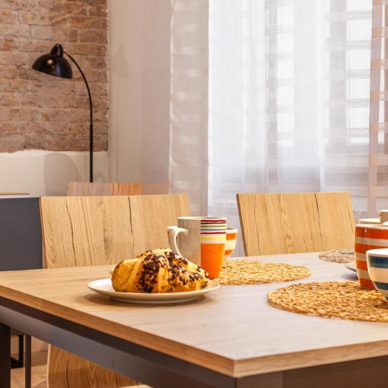 Little Gem - Studio Apartment with One Double Bed - 5