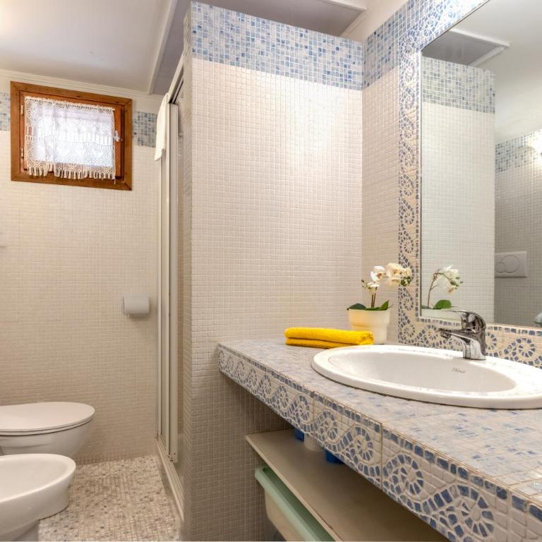 Little Gem - Studio Apartment with One Double Bed - 2