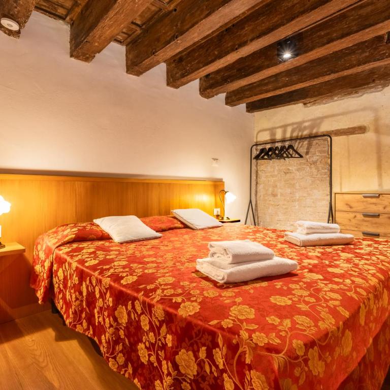 Little Gem - Studio Apartment with One Double Bed - 29