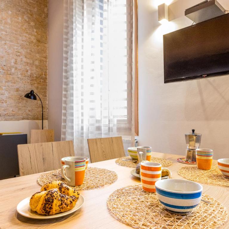 Little Gem - Studio Apartment with One Double Bed - 10
