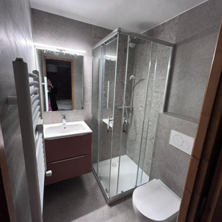 La Ginabelle Residence with Pool & Balcony - Apartamento - 10