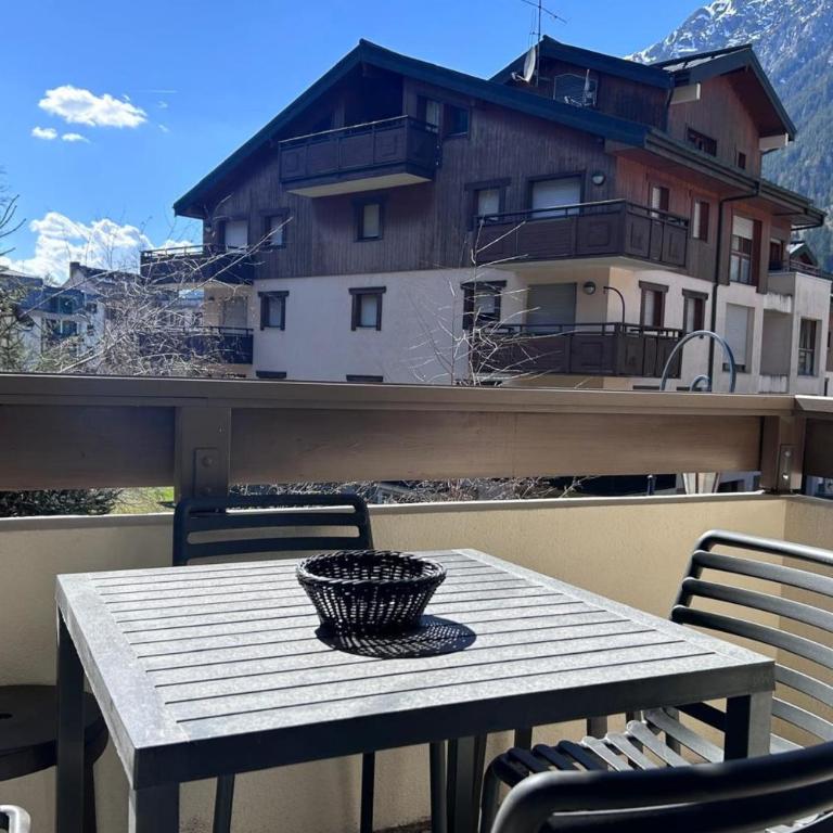 La Ginabelle Residence with Pool & Balcony - Apartamento - 13