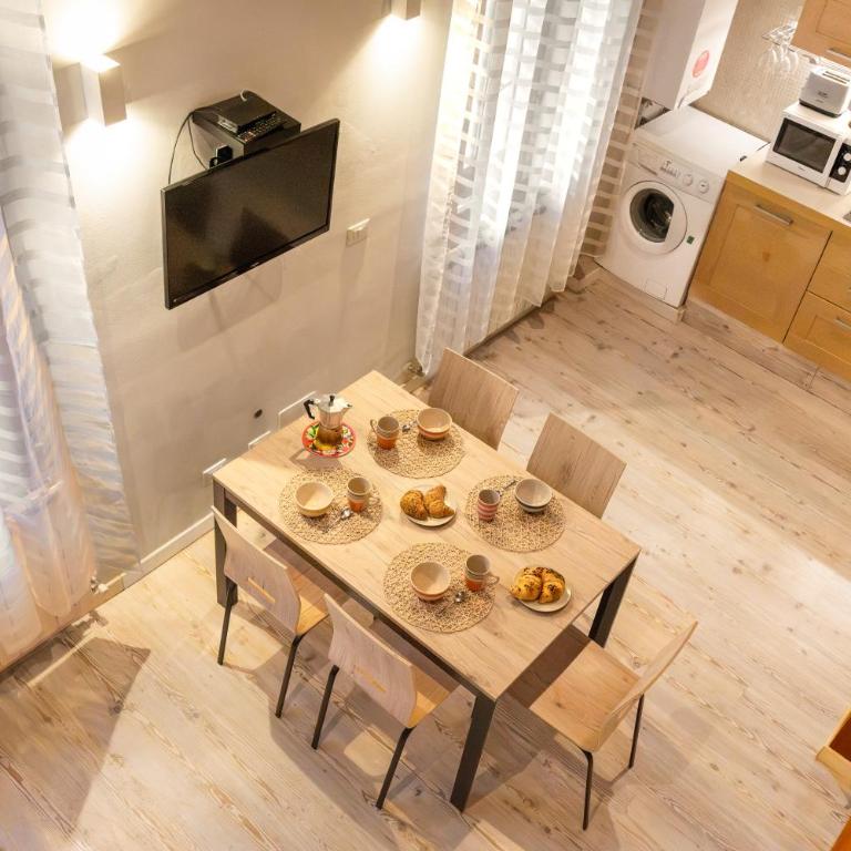 Little Gem - Studio Apartment with One Double Bed - 13