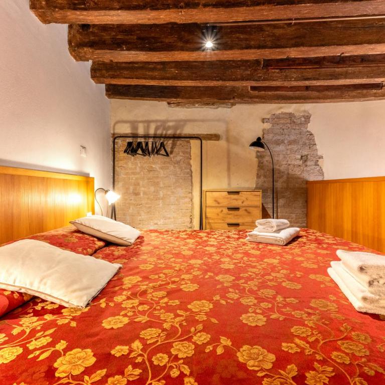 Little Gem - Studio Apartment with One Double Bed - 30